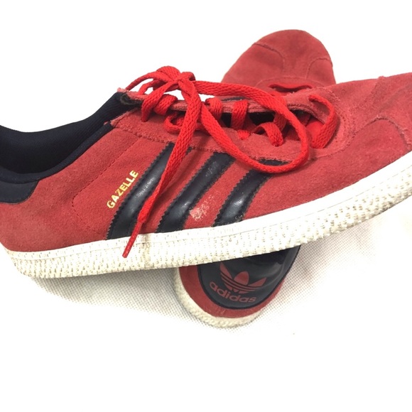adidas gazelle red black